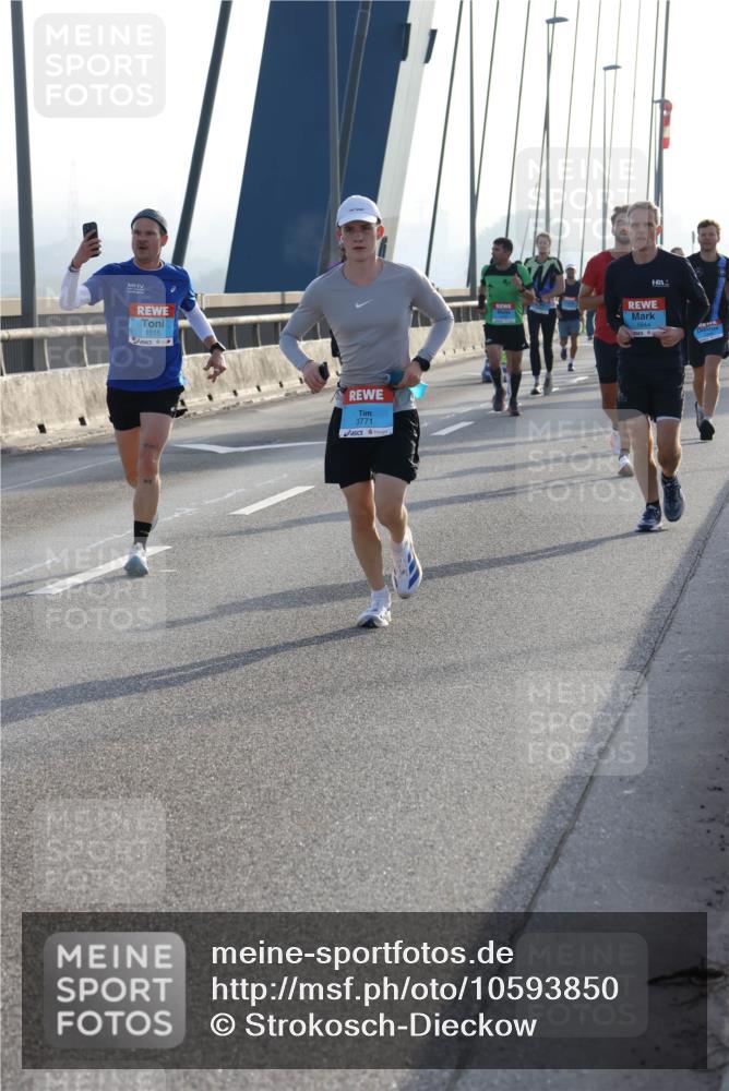 03.10.2026 - Köhlbrandbrückenlauf Strokosch-Dieckow http://msf.ph/oto/10593850 03.10.2026 09:21:28 Position 1 1515, 3771, 1644 meine-sportfotos.de