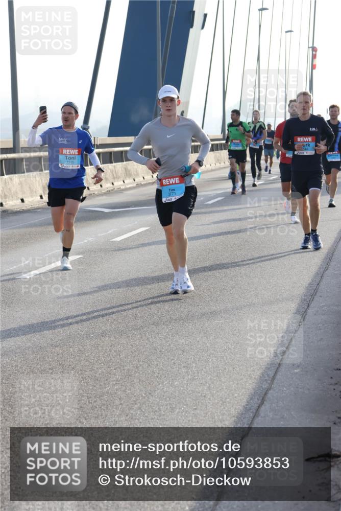 03.10.2026 - Köhlbrandbrückenlauf Strokosch-Dieckow http://msf.ph/oto/10593853 03.10.2026 09:21:28 Position 1 1515, 3771, 44 meine-sportfotos.de