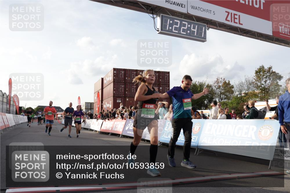 03.10.2026 - Köhlbrandbrückenlauf Yannick Fuchs http://msf.ph/oto/10593859 03.10.2026 16:22:42 Ziel 7163, 7530, 7793, 7945, 8414, 8991, 9386, 9487, 9546, 9562, 9832, 9834 meine-sportfotos.de