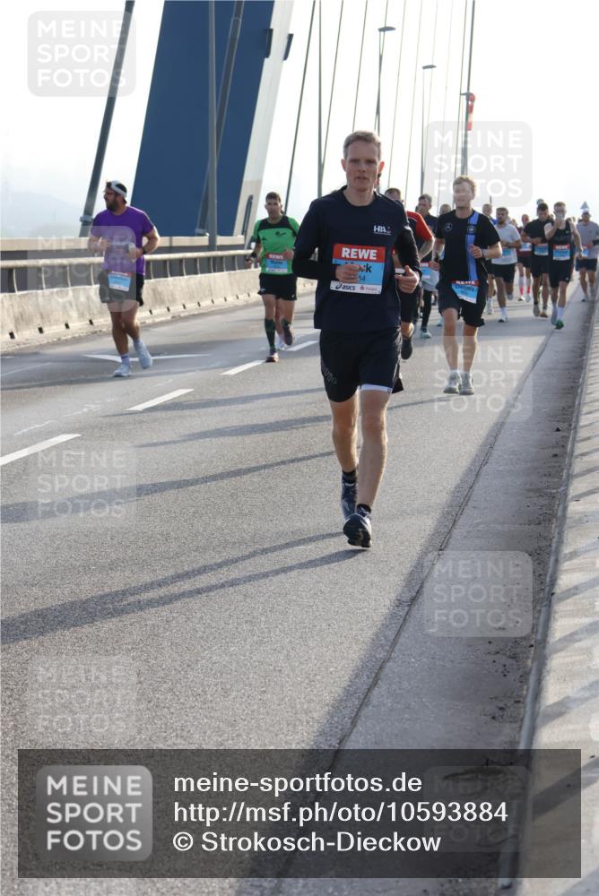 03.10.2026 - Köhlbrandbrückenlauf Strokosch-Dieckow http://msf.ph/oto/10593884 03.10.2026 09:21:30 Position 1 14 meine-sportfotos.de