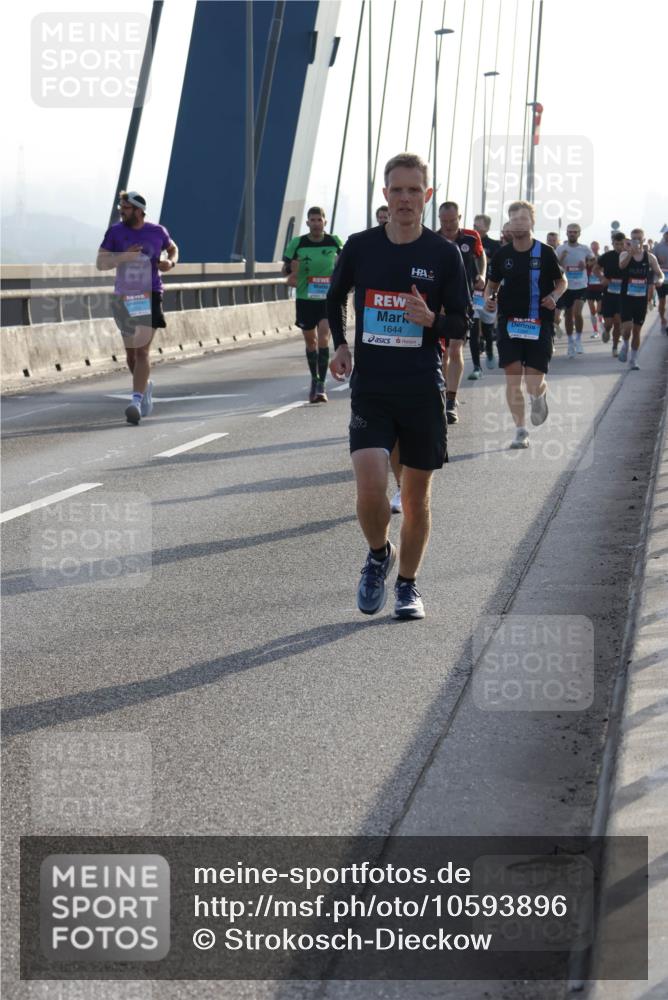 03.10.2026 - Köhlbrandbrückenlauf Strokosch-Dieckow http://msf.ph/oto/10593896 03.10.2026 09:21:30 Position 1 1644 meine-sportfotos.de