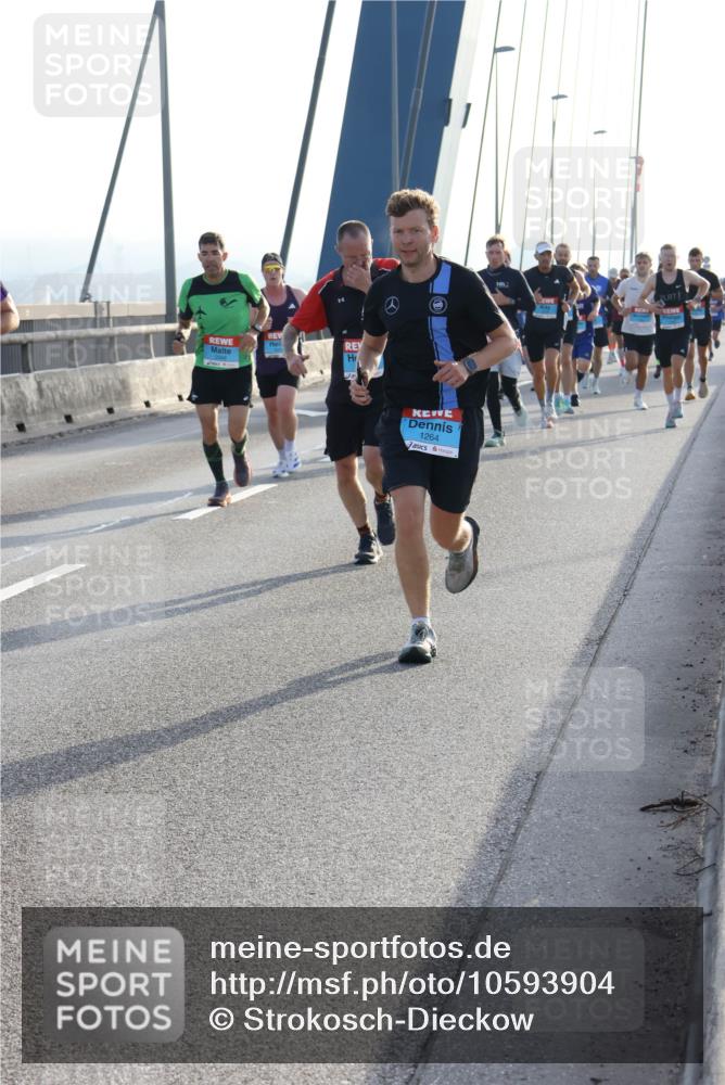 03.10.2026 - Köhlbrandbrückenlauf Strokosch-Dieckow http://msf.ph/oto/10593904 03.10.2026 09:21:34 Position 1 1264 meine-sportfotos.de
