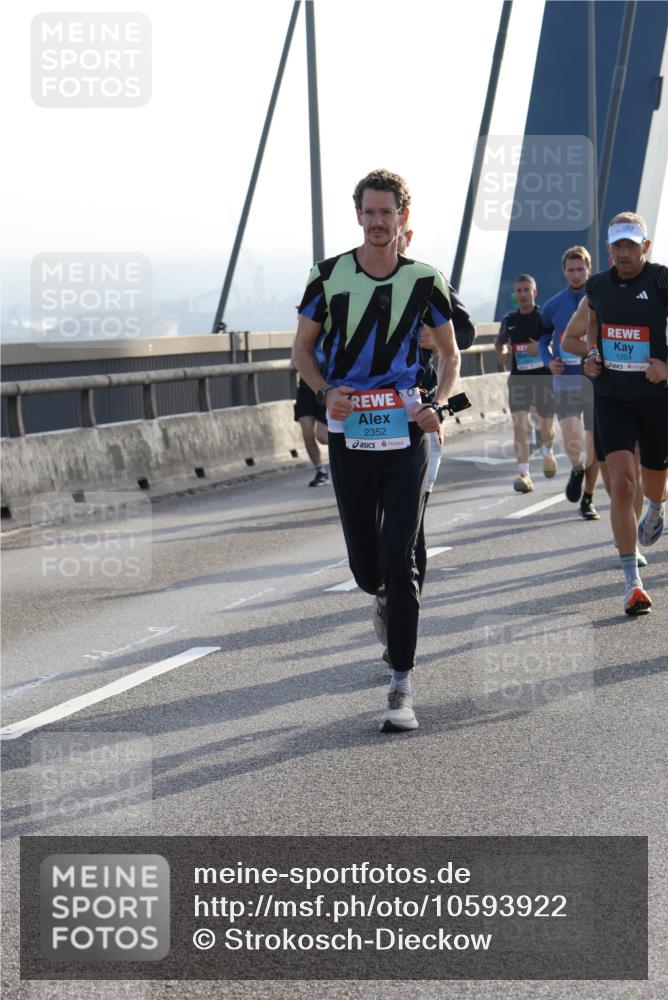 03.10.2026 - Köhlbrandbrückenlauf Strokosch-Dieckow http://msf.ph/oto/10593922 03.10.2026 09:21:38 Position 1 2352, 1204 meine-sportfotos.de