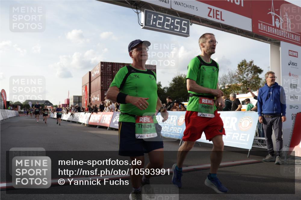 03.10.2026 - Köhlbrandbrückenlauf Yannick Fuchs http://msf.ph/oto/10593991 03.10.2026 16:22:56 Ziel 7988, 7992, 8345, 8419, 8701, 8793, 9402, 9546, 9561, 9562, 9654, 9789 meine-sportfotos.de