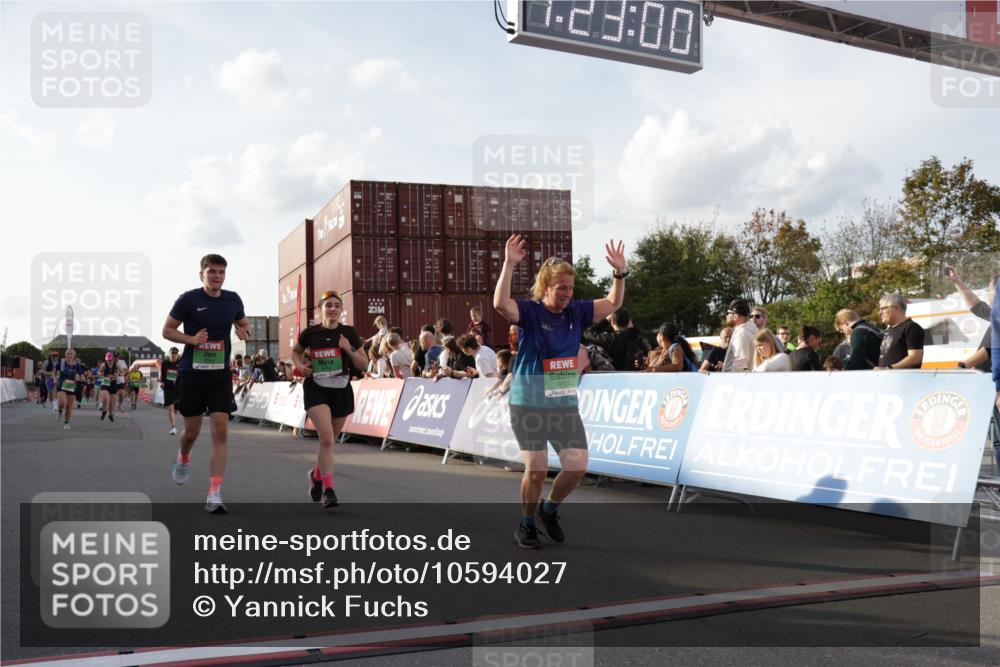 03.10.2026 - Köhlbrandbrückenlauf Yannick Fuchs http://msf.ph/oto/10594027 03.10.2026 16:23:01 Ziel 8210, 8345, 8419, 8701, 8793, 8912, 9435, 9561, 9654 meine-sportfotos.de
