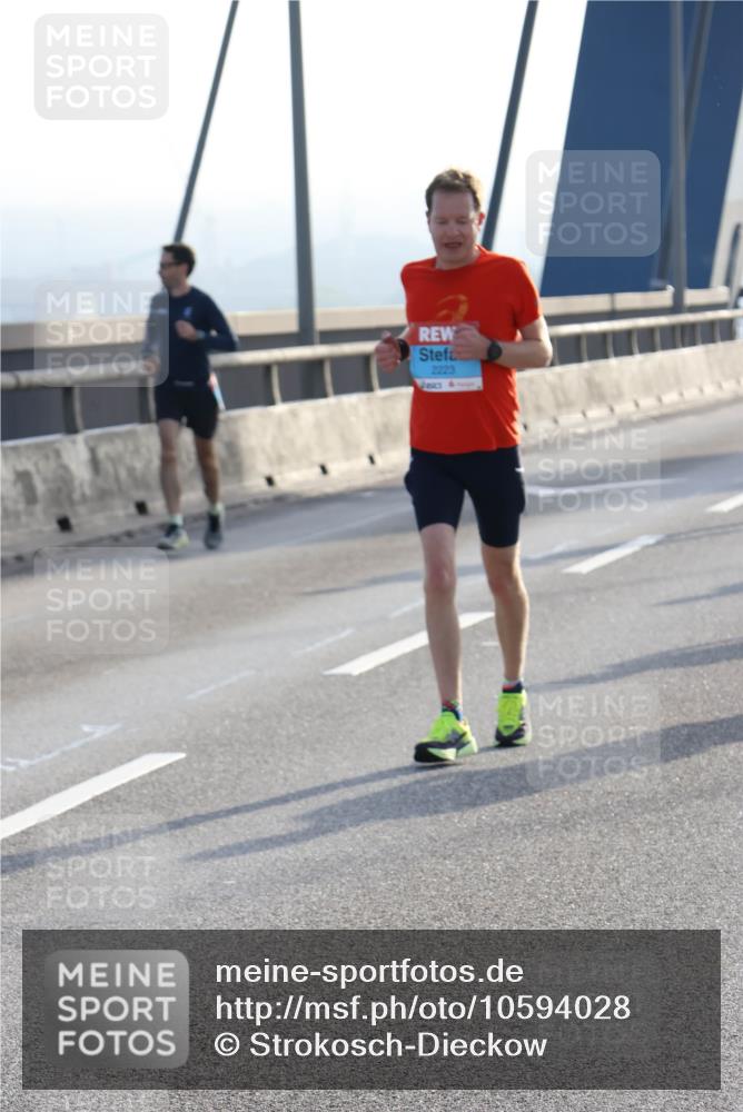 03.10.2026 - Köhlbrandbrückenlauf Strokosch-Dieckow http://msf.ph/oto/10594028 03.10.2026 09:21:51 Position 1 2223 meine-sportfotos.de