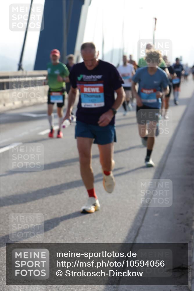 03.10.2026 - Köhlbrandbrückenlauf Strokosch-Dieckow http://msf.ph/oto/10594056 03.10.2026 09:21:53 Position 1  meine-sportfotos.de