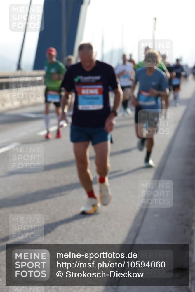 03.10.2026 - Köhlbrandbrückenlauf Strokosch-Dieckow http://msf.ph/oto/10594060 03.10.2026 09:21:53 Position 1  meine-sportfotos.de