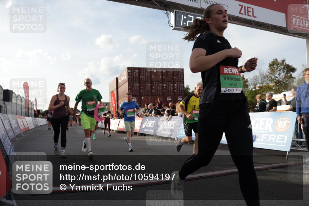 03.10.2026 - Köhlbrandbrückenlauf Yannick Fuchs http://msf.ph/oto/10594197 03.10.2026 16:23:12 Ziel 8130, 8210, 8424, 8425, 8536, 8568, 8579, 8681, 8759, 8769, 8792, 8838, 8853, 8854, 8934, 9112, 9287, 9435, 9452, 9512, 9582, 9719, 9747, 9839 meine-sportfotos.de