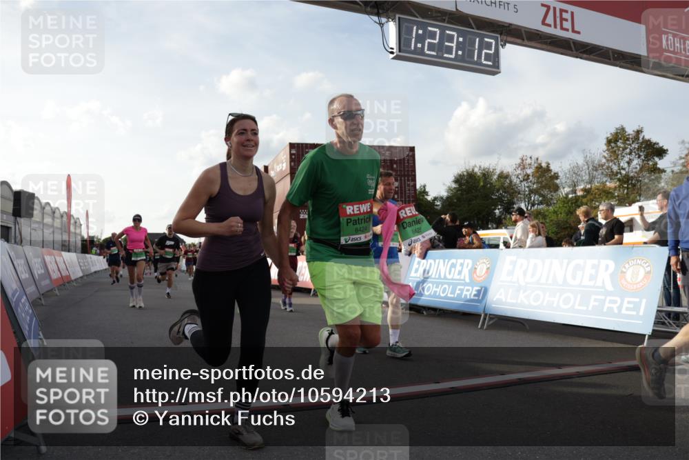 03.10.2026 - Köhlbrandbrückenlauf Yannick Fuchs http://msf.ph/oto/10594213 03.10.2026 16:23:13 Ziel 8130, 8424, 8425, 8536, 8568, 8579, 8681, 8759, 8769, 8792, 8838, 8853, 8854, 8934, 9112, 9287, 9435, 9452, 9512, 9582, 9719, 9747, 9839 meine-sportfotos.de