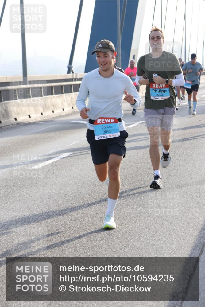 03.10.2026 - Köhlbrandbrückenlauf Strokosch-Dieckow http://msf.ph/oto/10594235 03.10.2026 09:22:17 Position 1 3845, 2322 meine-sportfotos.de