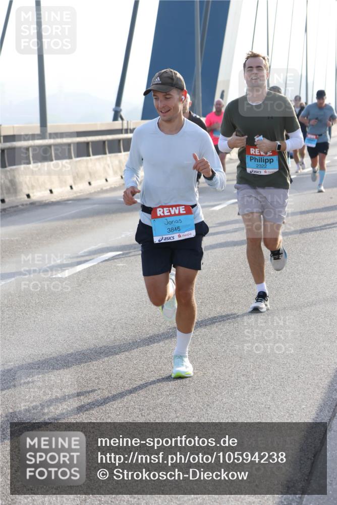 03.10.2026 - Köhlbrandbrückenlauf Strokosch-Dieckow http://msf.ph/oto/10594238 03.10.2026 09:22:17 Position 1 3845, 2322 meine-sportfotos.de