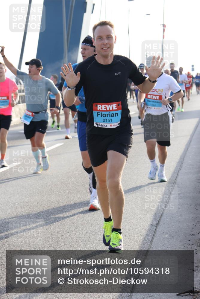 03.10.2026 - Köhlbrandbrückenlauf Strokosch-Dieckow http://msf.ph/oto/10594318 03.10.2026 09:22:22 Position 1 2151, 24, 1944 meine-sportfotos.de