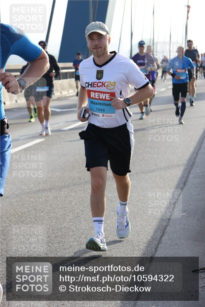 03.10.2026 - Köhlbrandbrückenlauf Strokosch-Dieckow http://msf.ph/oto/10594322 03.10.2026 09:22:24 Position 1 24, 1944 meine-sportfotos.de