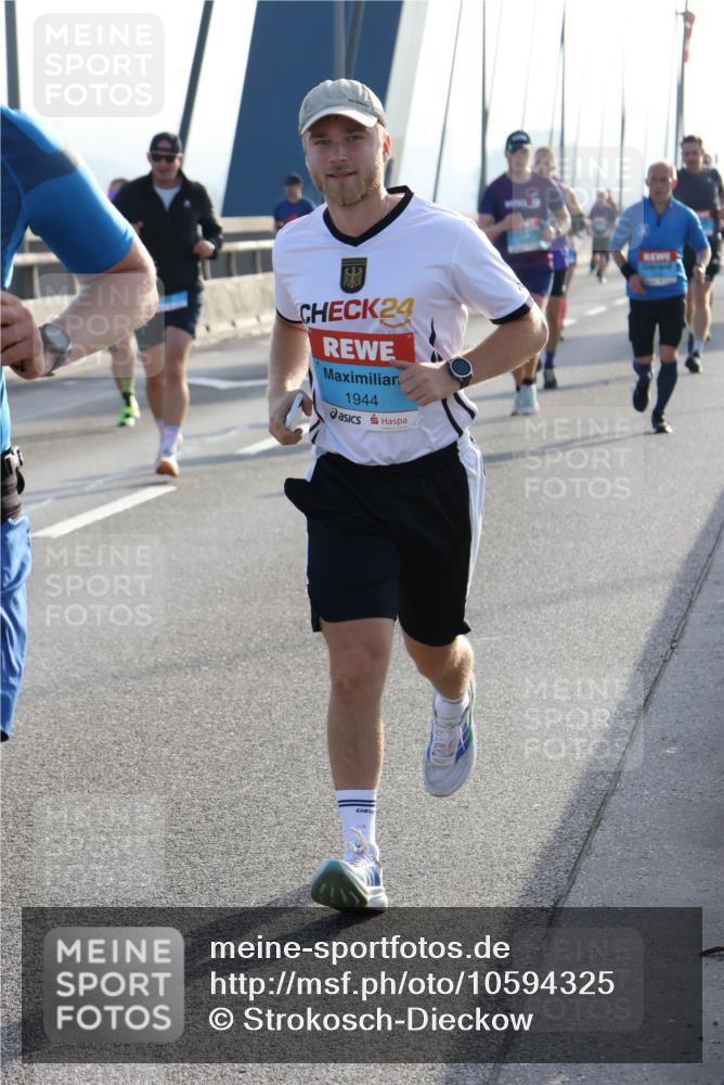 03.10.2026 - Köhlbrandbrückenlauf Strokosch-Dieckow http://msf.ph/oto/10594325 03.10.2026 09:22:24 Position 1 24, 1944 meine-sportfotos.de