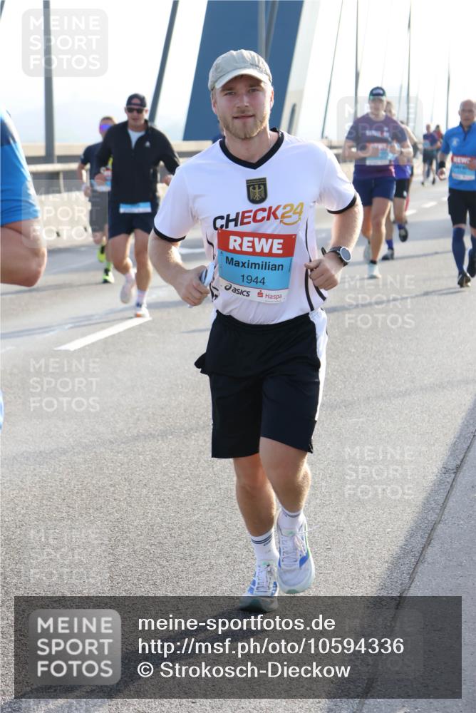 03.10.2026 - Köhlbrandbrückenlauf Strokosch-Dieckow http://msf.ph/oto/10594336 03.10.2026 09:22:25 Position 1 24, 1944 meine-sportfotos.de