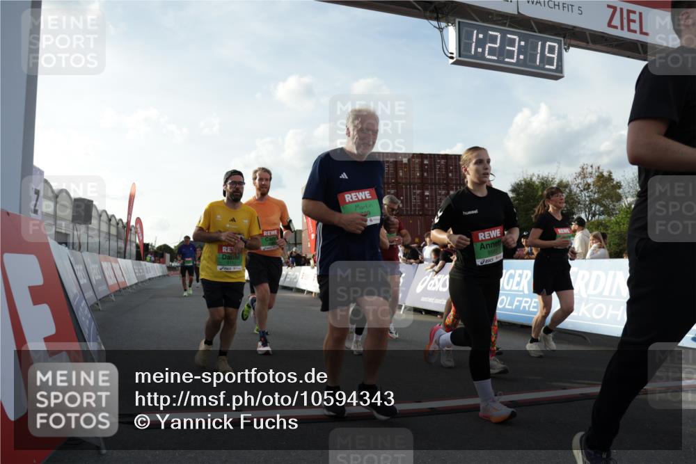 03.10.2026 - Köhlbrandbrückenlauf Yannick Fuchs http://msf.ph/oto/10594343 03.10.2026 16:23:20 Ziel 7481, 7576, 8130, 8568, 8625, 8681, 8759, 8769, 8792, 8838, 8853, 8854, 9112, 9287, 9452, 9512, 9582, 9681, 9839 meine-sportfotos.de