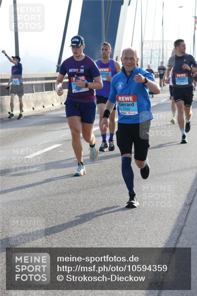 03.10.2026 - Köhlbrandbrückenlauf Strokosch-Dieckow http://msf.ph/oto/10594359 03.10.2026 09:22:29 Position 1 2258, 1703, 1526 meine-sportfotos.de