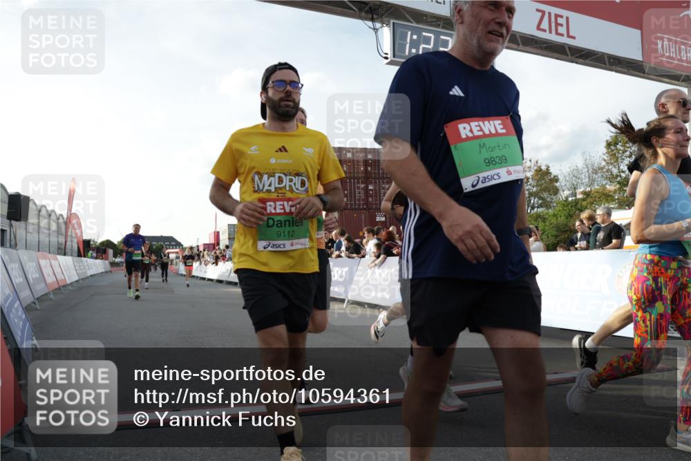 03.10.2026 - Köhlbrandbrückenlauf Yannick Fuchs http://msf.ph/oto/10594361 03.10.2026 16:23:21 Ziel 7481, 7576, 8130, 8568, 8625, 8681, 8759, 8769, 8792, 8838, 8853, 8854, 9112, 9287, 9512, 9582, 9681, 9839 meine-sportfotos.de