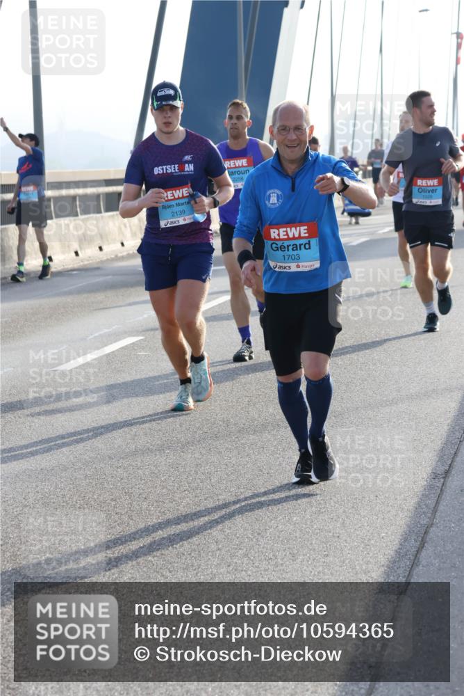 03.10.2026 - Köhlbrandbrückenlauf Strokosch-Dieckow http://msf.ph/oto/10594365 03.10.2026 09:22:29 Position 1 2139, 2258, 1703, 1526 meine-sportfotos.de
