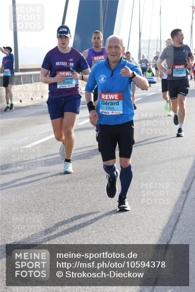 03.10.2026 - Köhlbrandbrückenlauf Strokosch-Dieckow http://msf.ph/oto/10594378 03.10.2026 09:22:29 Position 1 2139, 1703, 1526 meine-sportfotos.de