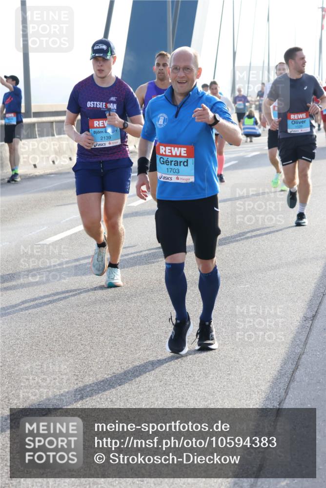 03.10.2026 - Köhlbrandbrückenlauf Strokosch-Dieckow http://msf.ph/oto/10594383 03.10.2026 09:22:29 Position 1 2139, 1703, 1526 meine-sportfotos.de