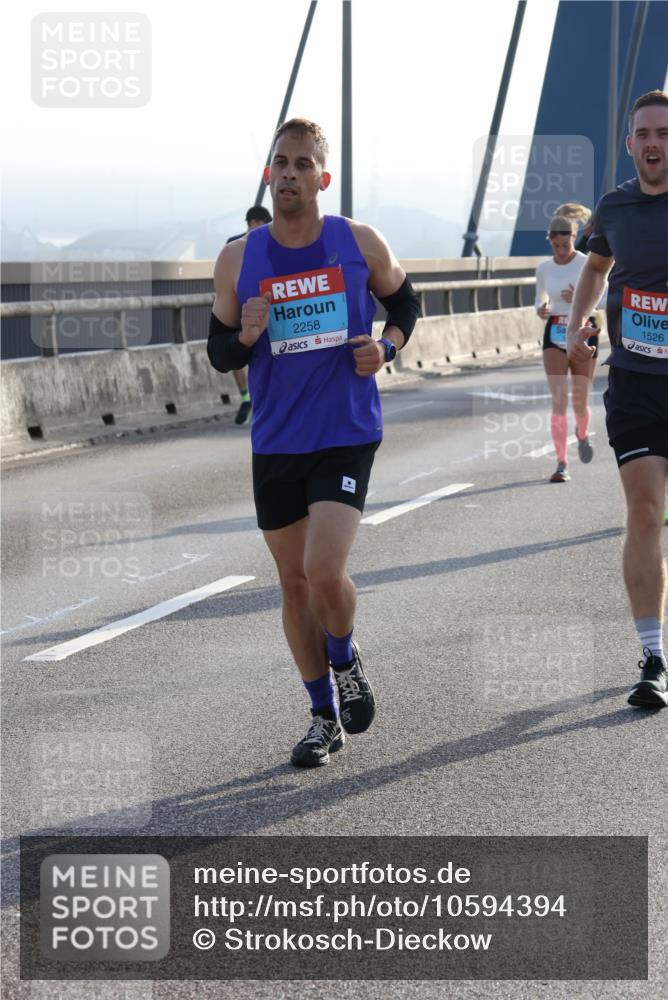 03.10.2026 - Köhlbrandbrückenlauf Strokosch-Dieckow http://msf.ph/oto/10594394 03.10.2026 09:22:32 Position 1 2258, 1526 meine-sportfotos.de