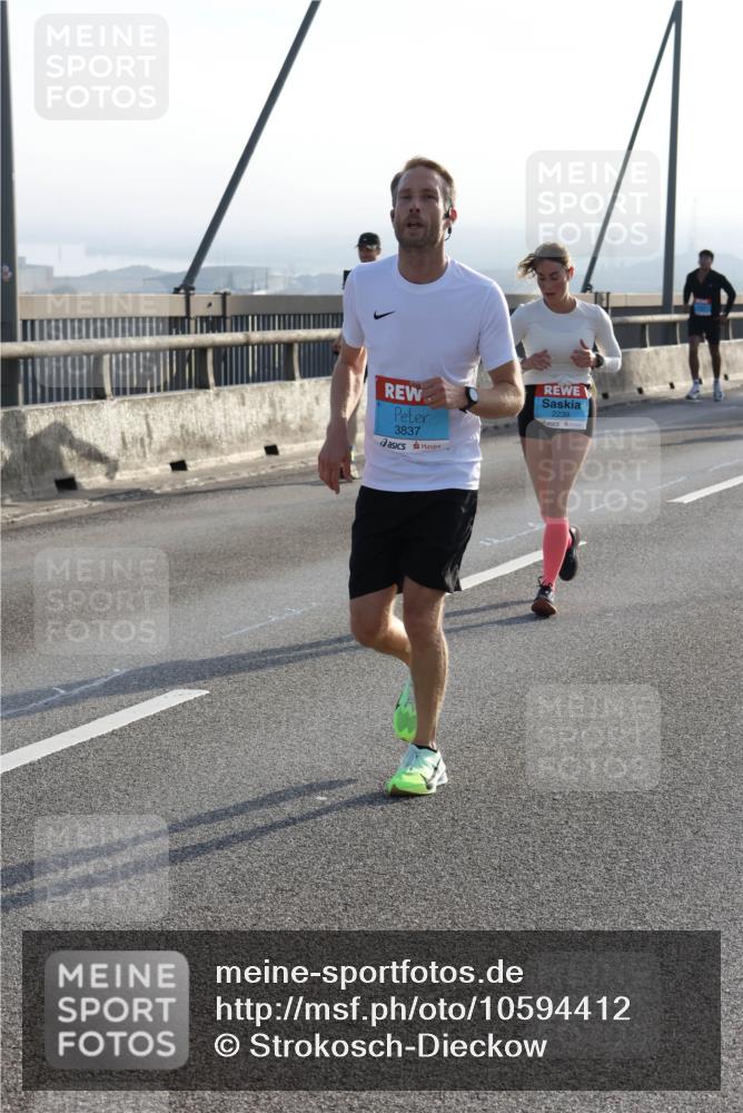 03.10.2026 - Köhlbrandbrückenlauf Strokosch-Dieckow http://msf.ph/oto/10594412 03.10.2026 09:22:35 Position 1 3837, 2239 meine-sportfotos.de