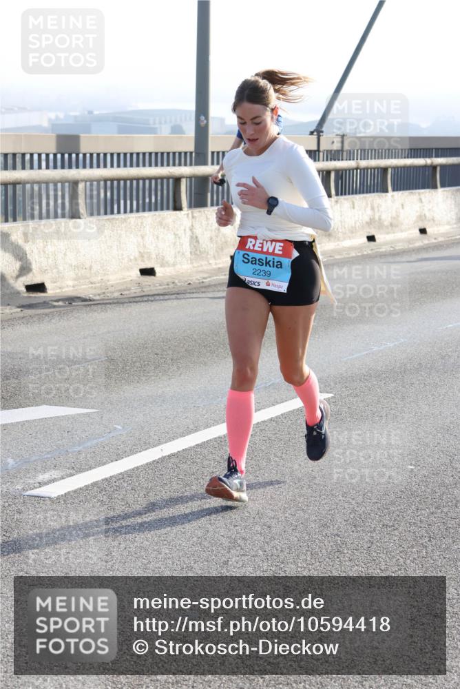 03.10.2026 - Köhlbrandbrückenlauf Strokosch-Dieckow http://msf.ph/oto/10594418 03.10.2026 09:22:37 Position 1 2239 meine-sportfotos.de