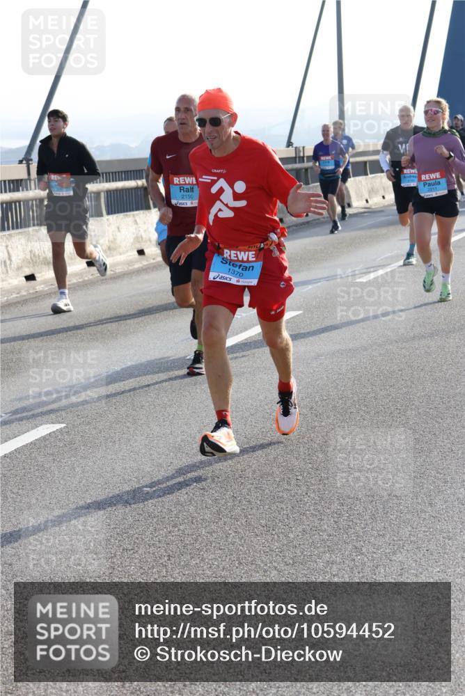 03.10.2026 - Köhlbrandbrückenlauf Strokosch-Dieckow http://msf.ph/oto/10594452 03.10.2026 09:22:41 Position 1 2150, 1370, 2211 meine-sportfotos.de