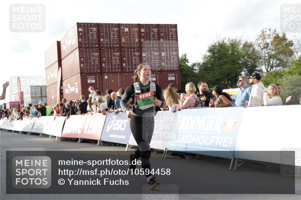 03.10.2026 - Köhlbrandbrückenlauf Yannick Fuchs http://msf.ph/oto/10594458 03.10.2026 16:23:27 Ziel 7137, 7481, 7576, 8562, 8625, 8698, 9121, 9681 meine-sportfotos.de