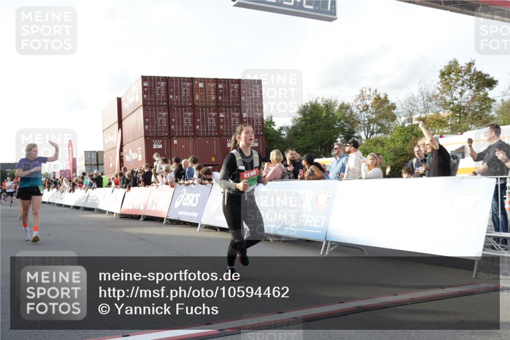 03.10.2026 - Köhlbrandbrückenlauf Yannick Fuchs http://msf.ph/oto/10594462 03.10.2026 16:23:28 Ziel 7137, 7342, 7481, 7576, 8562, 8625, 8698, 9121, 9681 meine-sportfotos.de
