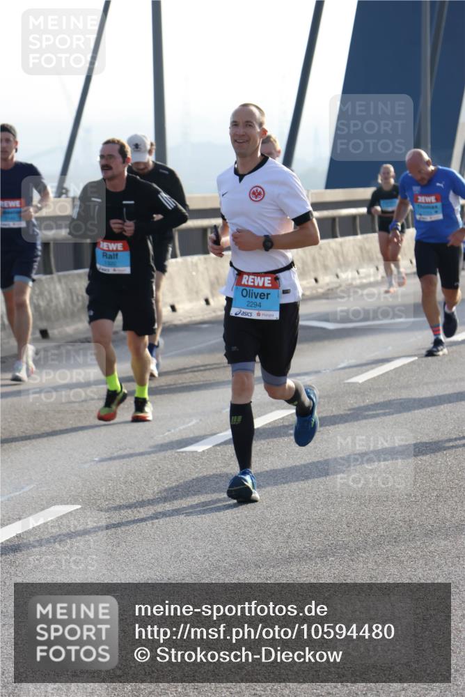 03.10.2026 - Köhlbrandbrückenlauf Strokosch-Dieckow http://msf.ph/oto/10594480 03.10.2026 09:22:45 Position 1 2294 meine-sportfotos.de