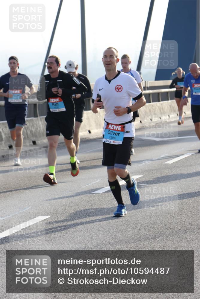 03.10.2026 - Köhlbrandbrückenlauf Strokosch-Dieckow http://msf.ph/oto/10594487 03.10.2026 09:22:45 Position 1 1320, 2294 meine-sportfotos.de