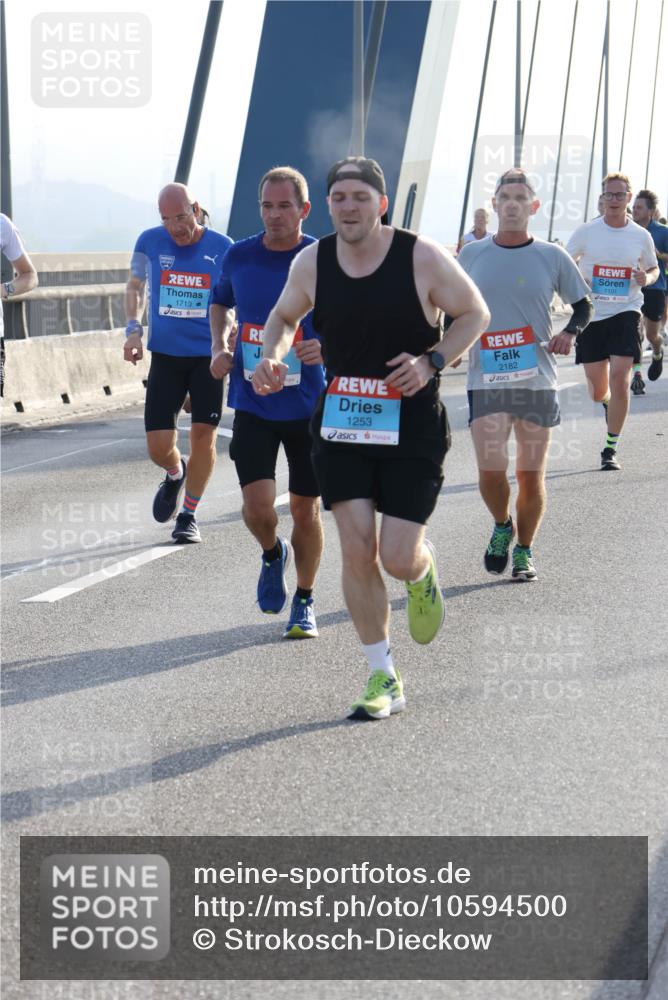03.10.2026 - Köhlbrandbrückenlauf Strokosch-Dieckow http://msf.ph/oto/10594500 03.10.2026 09:22:47 Position 1 1713, 1253, 2182, 1101 meine-sportfotos.de