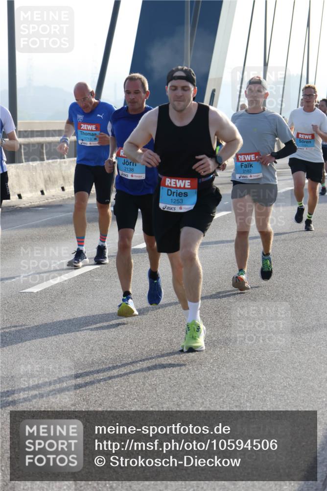 03.10.2026 - Köhlbrandbrückenlauf Strokosch-Dieckow http://msf.ph/oto/10594506 03.10.2026 09:22:47 Position 1 1713, 2138, 1253, 2182, 1101 meine-sportfotos.de