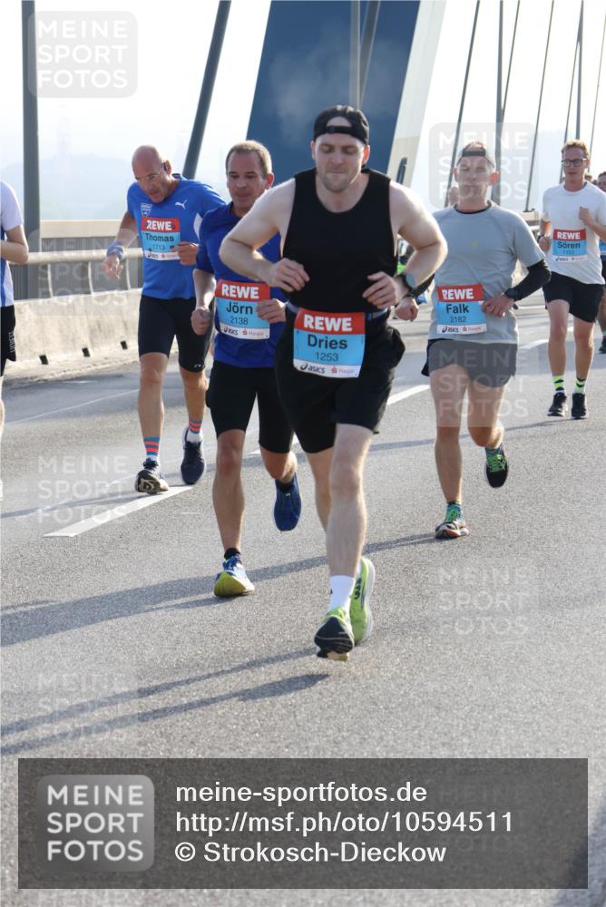 03.10.2026 - Köhlbrandbrückenlauf Strokosch-Dieckow http://msf.ph/oto/10594511 03.10.2026 09:22:47 Position 1 1713, 2138, 1253, 2182, 1101 meine-sportfotos.de