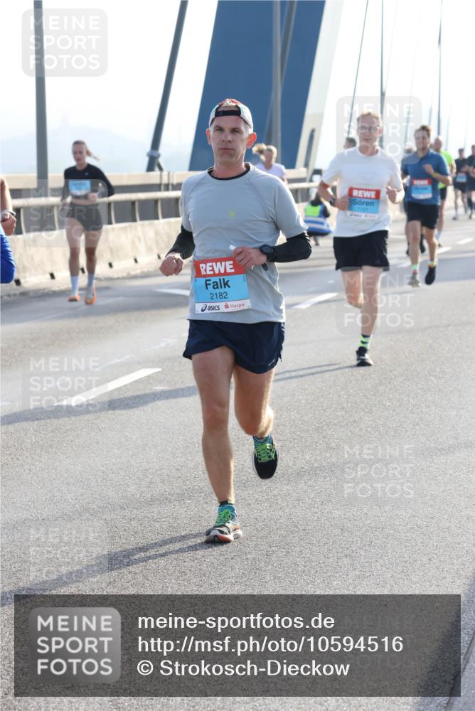 03.10.2026 - Köhlbrandbrückenlauf Strokosch-Dieckow http://msf.ph/oto/10594516 03.10.2026 09:22:50 Position 1 2182, 1101 meine-sportfotos.de