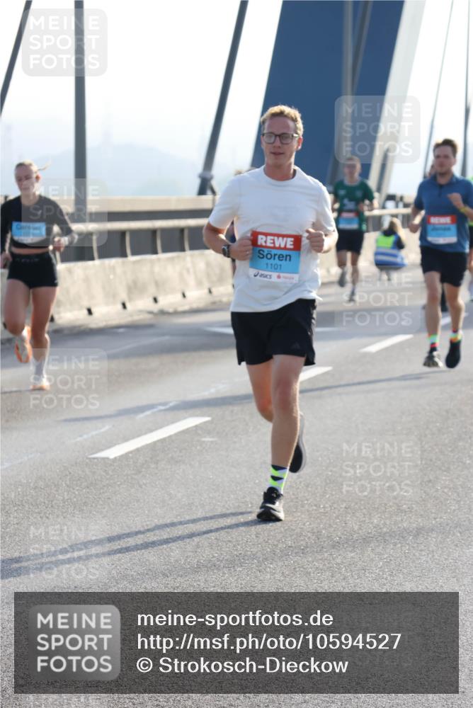 03.10.2026 - Köhlbrandbrückenlauf Strokosch-Dieckow http://msf.ph/oto/10594527 03.10.2026 09:22:52 Position 1 1101 meine-sportfotos.de
