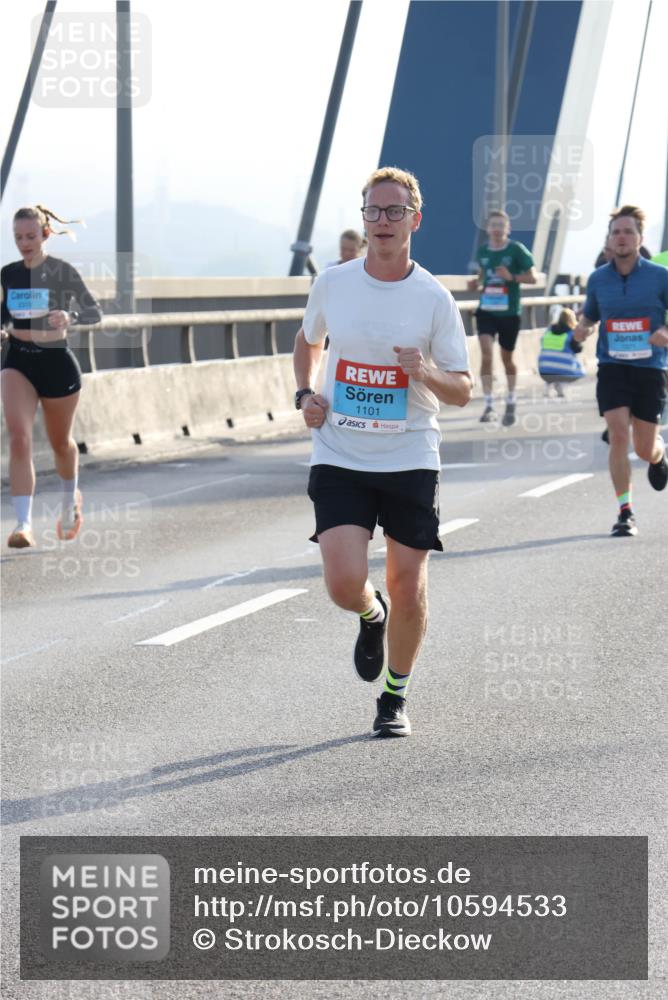 03.10.2026 - Köhlbrandbrückenlauf Strokosch-Dieckow http://msf.ph/oto/10594533 03.10.2026 09:22:52 Position 1 2319, 1101 meine-sportfotos.de
