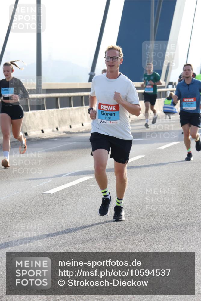 03.10.2026 - Köhlbrandbrückenlauf Strokosch-Dieckow http://msf.ph/oto/10594537 03.10.2026 09:22:52 Position 1 2319, 1101 meine-sportfotos.de