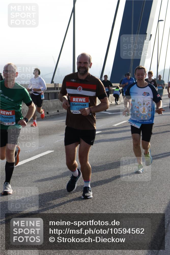 03.10.2026 - Köhlbrandbrückenlauf Strokosch-Dieckow http://msf.ph/oto/10594562 03.10.2026 09:23:02 Position 1 9, 1054, 1532 meine-sportfotos.de