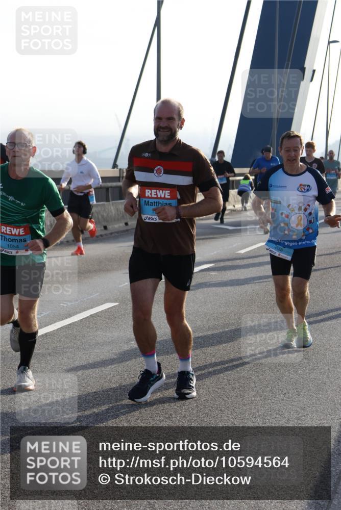 03.10.2026 - Köhlbrandbrückenlauf Strokosch-Dieckow http://msf.ph/oto/10594564 03.10.2026 09:23:03 Position 1 1054, 2058 meine-sportfotos.de