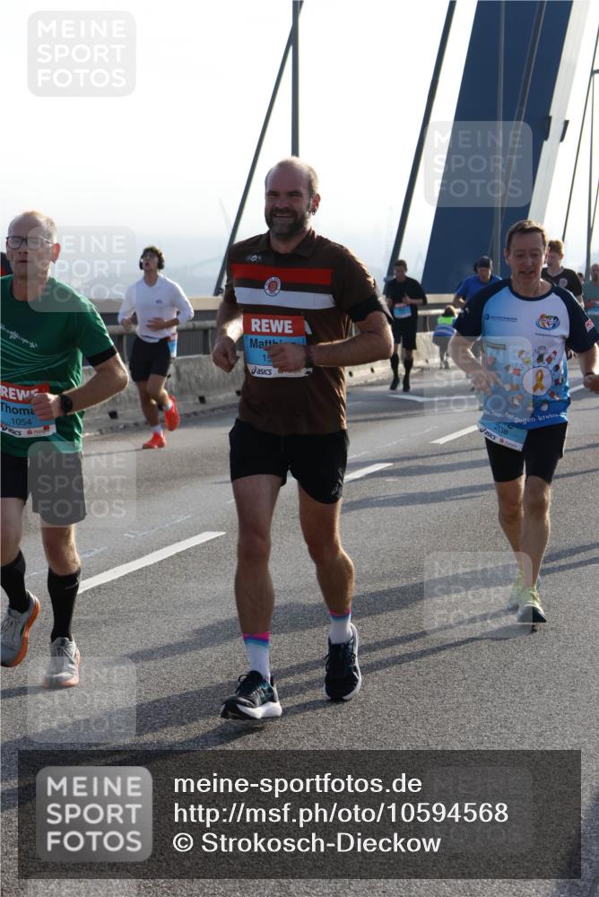 03.10.2026 - Köhlbrandbrückenlauf Strokosch-Dieckow http://msf.ph/oto/10594568 03.10.2026 09:23:03 Position 1 1054, 15, 208 meine-sportfotos.de