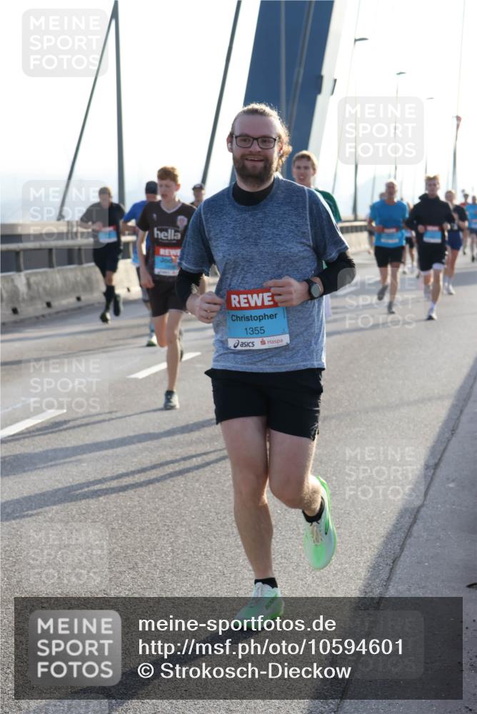 03.10.2026 - Köhlbrandbrückenlauf Strokosch-Dieckow http://msf.ph/oto/10594601 03.10.2026 09:23:05 Position 1 1355 meine-sportfotos.de