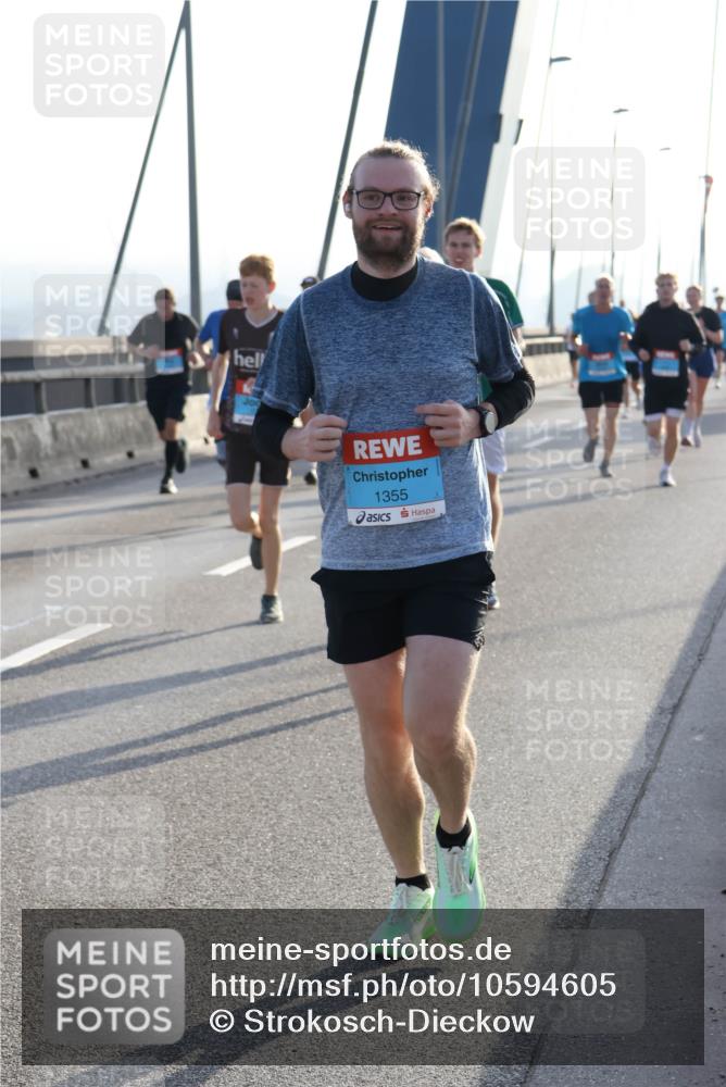 03.10.2026 - Köhlbrandbrückenlauf Strokosch-Dieckow http://msf.ph/oto/10594605 03.10.2026 09:23:06 Position 1 1355 meine-sportfotos.de