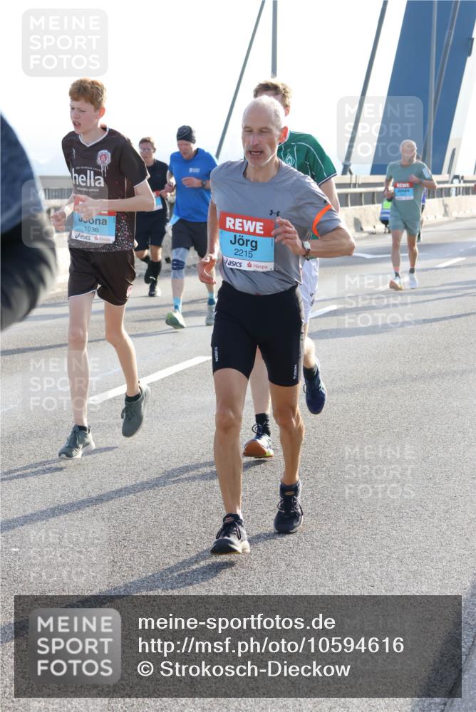 03.10.2026 - Köhlbrandbrückenlauf Strokosch-Dieckow http://msf.ph/oto/10594616 03.10.2026 09:23:07 Position 1 1936, 2215 meine-sportfotos.de
