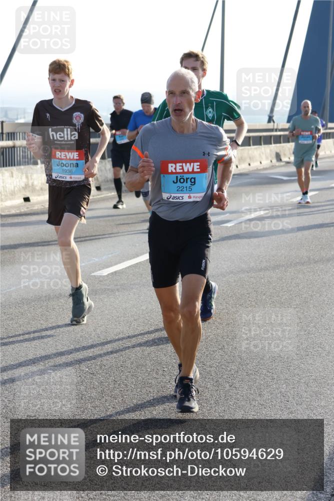 03.10.2026 - Köhlbrandbrückenlauf Strokosch-Dieckow http://msf.ph/oto/10594629 03.10.2026 09:23:07 Position 1 1936, 2215 meine-sportfotos.de