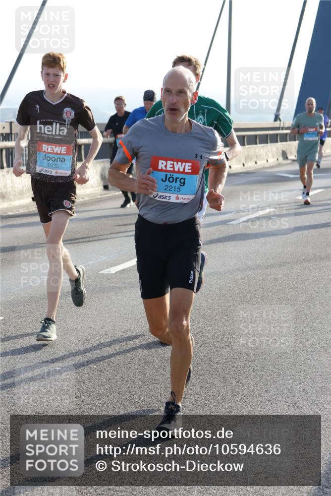 03.10.2026 - Köhlbrandbrückenlauf Strokosch-Dieckow http://msf.ph/oto/10594636 03.10.2026 09:23:08 Position 1 1936, 2215 meine-sportfotos.de