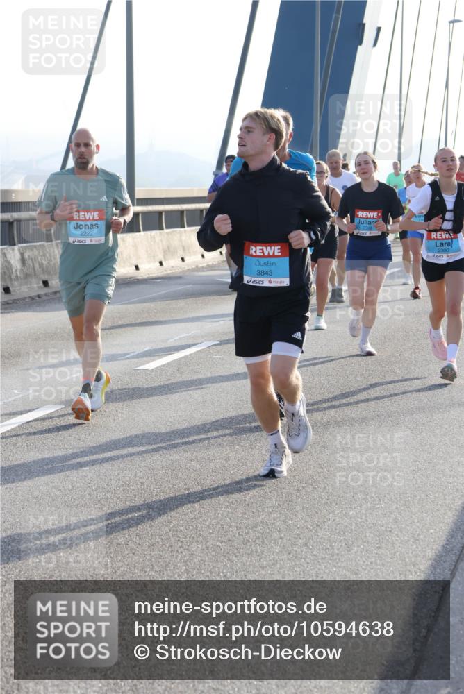 03.10.2026 - Köhlbrandbrückenlauf Strokosch-Dieckow http://msf.ph/oto/10594638 03.10.2026 09:23:10 Position 1 2222, 3843, 23881, 2300 meine-sportfotos.de